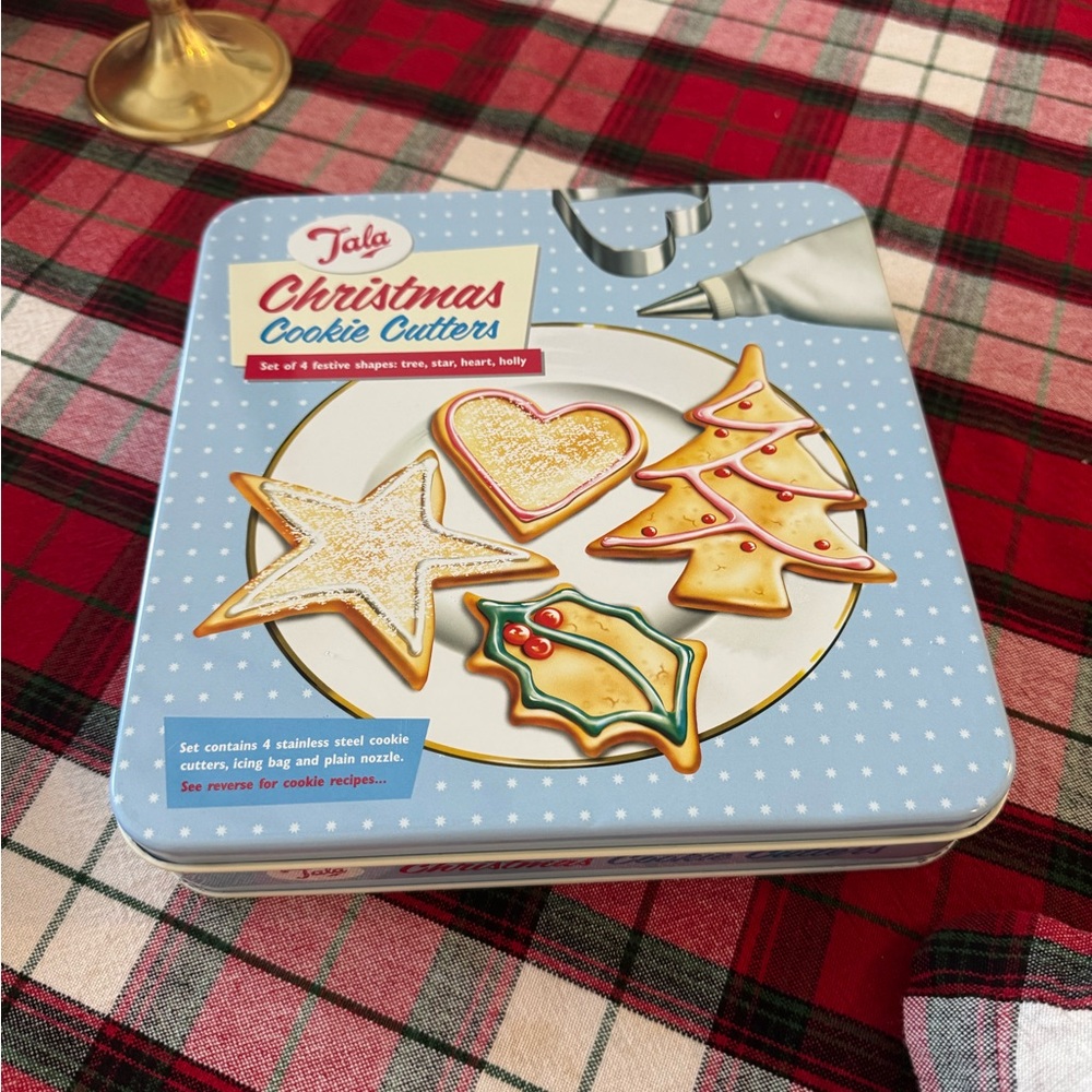 New Tala Retro Christmas Cookie Cutter Set with Icing Bag and Nozzle in Tin